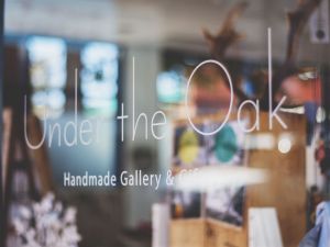 Under The Oak Handmade Gallery and Gifts - Lennox Head Accommodation